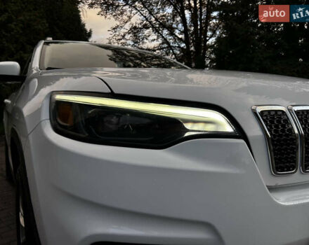 Білий Джип Cherokee, об'ємом двигуна 2.4 л та пробігом 247 тис. км за 15300 $, фото 3 на Automoto.ua