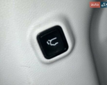 Білий Джип Cherokee, об'ємом двигуна 2.36 л та пробігом 153 тис. км за 15900 $, фото 24 на Automoto.ua