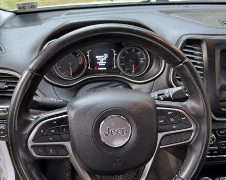 Белый Джип Чероки, объемом двигателя 2.36 л и пробегом 118 тыс. км за 16199 $, фото 13 на Automoto.ua