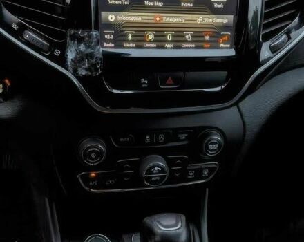 Белый Джип Чероки, объемом двигателя 3.2 л и пробегом 40 тыс. км за 3700 $, фото 8 на Automoto.ua