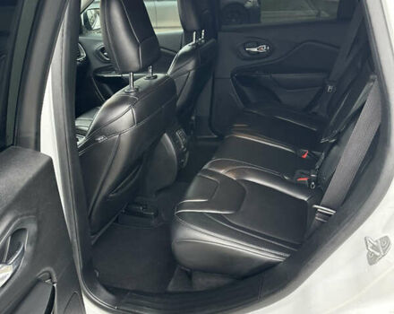 Белый Джип Чероки, объемом двигателя 2.36 л и пробегом 145 тыс. км за 16300 $, фото 7 на Automoto.ua