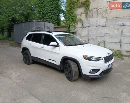 Білий Джип Cherokee, об'ємом двигуна 2.36 л та пробігом 162 тис. км за 17900 $, фото 2 на Automoto.ua