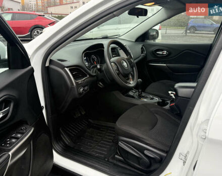 Белый Джип Чероки, объемом двигателя 2.4 л и пробегом 89 тыс. км за 15800 $, фото 9 на Automoto.ua