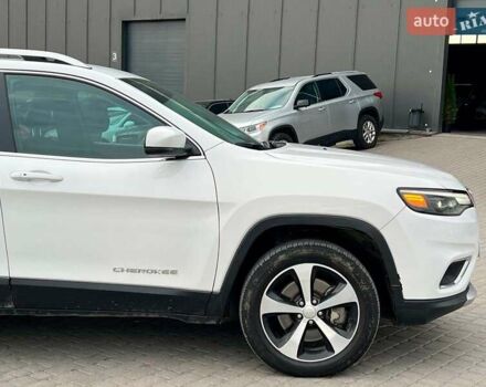 Білий Джип Cherokee, об'ємом двигуна 3.2 л та пробігом 76 тис. км за 18790 $, фото 10 на Automoto.ua