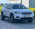 Білий Джип Cherokee, об'ємом двигуна 2 л та пробігом 63 тис. км за 16558 $, фото 1 на Automoto.ua