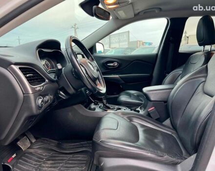 Білий Джип Cherokee, об'ємом двигуна 3.2 л та пробігом 76 тис. км за 18790 $, фото 17 на Automoto.ua