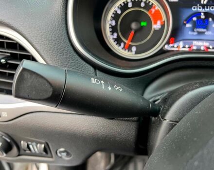 Білий Джип Cherokee, об'ємом двигуна 3.2 л та пробігом 76 тис. км за 18790 $, фото 26 на Automoto.ua