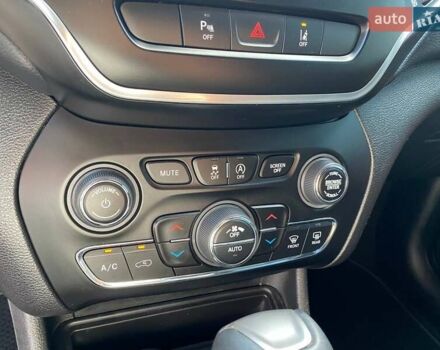 Белый Джип Чероки, объемом двигателя 3.24 л и пробегом 124 тыс. км за 18900 $, фото 17 на Automoto.ua