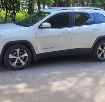 Белый Джип Чероки, объемом двигателя 2.4 л и пробегом 145 тыс. км за 17000 $, фото 8 на Automoto.ua