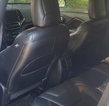 Белый Джип Чероки, объемом двигателя 2.4 л и пробегом 145 тыс. км за 17000 $, фото 2 на Automoto.ua