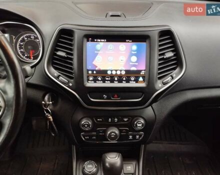 Белый Джип Чероки, объемом двигателя 3.24 л и пробегом 127 тыс. км за 20000 $, фото 12 на Automoto.ua