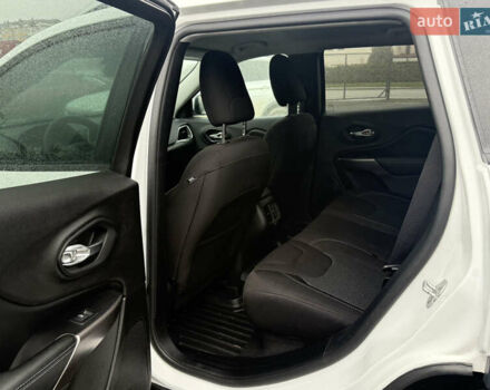 Белый Джип Чероки, объемом двигателя 2.4 л и пробегом 89 тыс. км за 15800 $, фото 7 на Automoto.ua