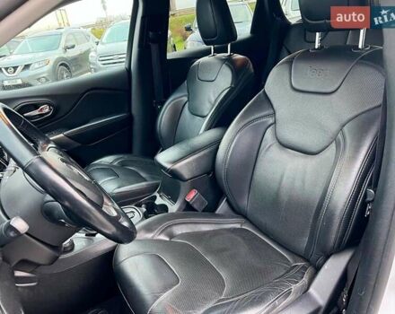 Білий Джип Cherokee, об'ємом двигуна 3.2 л та пробігом 76 тис. км за 18790 $, фото 19 на Automoto.ua