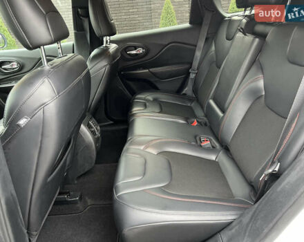 Белый Джип Чероки, объемом двигателя 3.24 л и пробегом 93 тыс. км за 21700 $, фото 12 на Automoto.ua