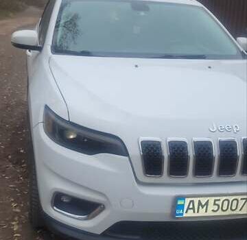 Белый Джип Чероки, объемом двигателя 2.4 л и пробегом 145 тыс. км за 17000 $, фото 3 на Automoto.ua