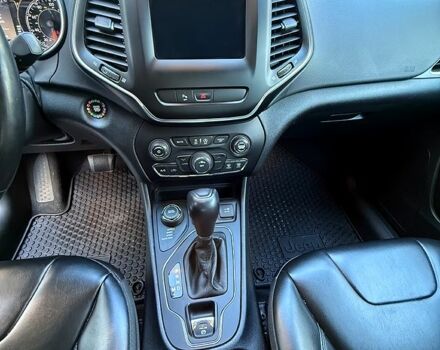 Белый Джип Чероки, объемом двигателя 2.4 л и пробегом 51 тыс. км за 21500 $, фото 6 на Automoto.ua