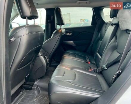 Білий Джип Cherokee, об'ємом двигуна 3.2 л та пробігом 76 тис. км за 18790 $, фото 38 на Automoto.ua