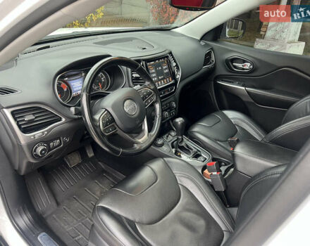 Белый Джип Чероки, объемом двигателя 3.24 л и пробегом 242 тыс. км за 21000 $, фото 9 на Automoto.ua