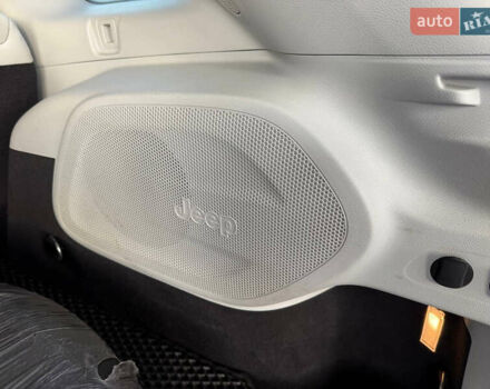 Белый Джип Чероки, объемом двигателя 2.36 л и пробегом 96 тыс. км за 18000 $, фото 49 на Automoto.ua