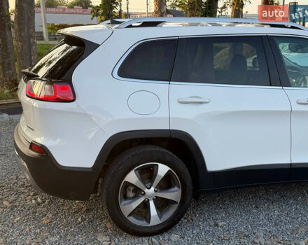 Белый Джип Чероки, объемом двигателя 2.36 л и пробегом 96 тыс. км за 18000 $, фото 15 на Automoto.ua
