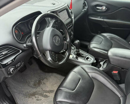 Белый Джип Чероки, объемом двигателя 2.36 л и пробегом 46 тыс. км за 16000 $, фото 3 на Automoto.ua