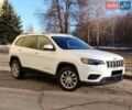 Белый Джип Чероки, объемом двигателя 2.36 л и пробегом 82 тыс. км за 17700 $, фото 1 на Automoto.ua