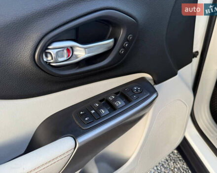 Белый Джип Чероки, объемом двигателя 2.36 л и пробегом 96 тыс. км за 18000 $, фото 27 на Automoto.ua