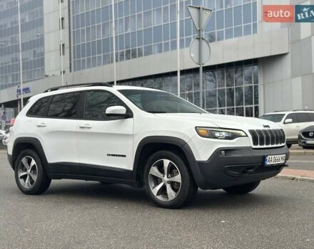 Белый Джип Чероки, объемом двигателя 3.24 л и пробегом 68 тыс. км за 19900 $, фото 2 на Automoto.ua