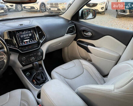 Белый Джип Чероки, объемом двигателя 2.36 л и пробегом 96 тыс. км за 18000 $, фото 45 на Automoto.ua