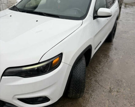 Белый Джип Чероки, объемом двигателя 2.36 л и пробегом 46 тыс. км за 16000 $, фото 1 на Automoto.ua