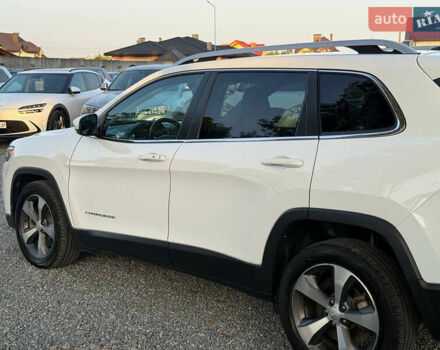 Білий Джип Cherokee, об'ємом двигуна 2.36 л та пробігом 96 тис. км за 18500 $, фото 7 на Automoto.ua