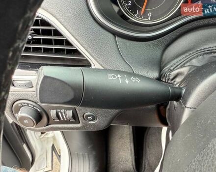 Білий Джип Cherokee, об'ємом двигуна 3.24 л та пробігом 158 тис. км за 20999 $, фото 17 на Automoto.ua