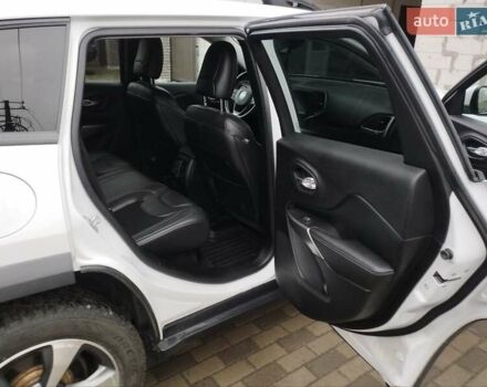 Белый Джип Чероки, объемом двигателя 3.24 л и пробегом 127 тыс. км за 20000 $, фото 9 на Automoto.ua