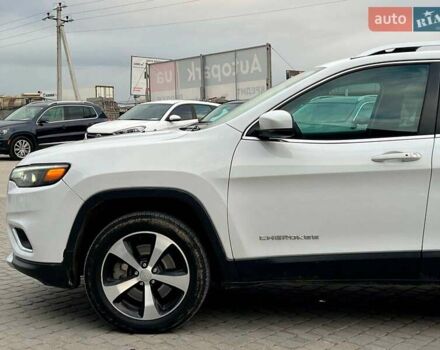 Білий Джип Cherokee, об'ємом двигуна 3.2 л та пробігом 76 тис. км за 18790 $, фото 2 на Automoto.ua