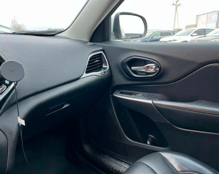 Білий Джип Cherokee, об'ємом двигуна 3.2 л та пробігом 76 тис. км за 18790 $, фото 35 на Automoto.ua