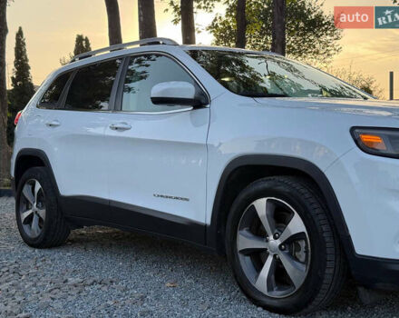 Білий Джип Cherokee, об'ємом двигуна 2.36 л та пробігом 96 тис. км за 18500 $, фото 19 на Automoto.ua