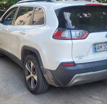 Белый Джип Чероки, объемом двигателя 2.4 л и пробегом 145 тыс. км за 17000 $, фото 1 на Automoto.ua