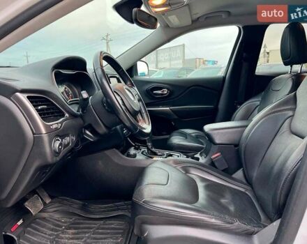 Білий Джип Cherokee, об'ємом двигуна 3.2 л та пробігом 76 тис. км за 18790 $, фото 17 на Automoto.ua