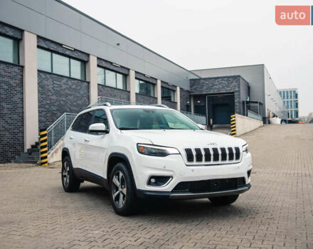 Белый Джип Чероки, объемом двигателя 2.36 л и пробегом 111 тыс. км за 15000 $, фото 3 на Automoto.ua