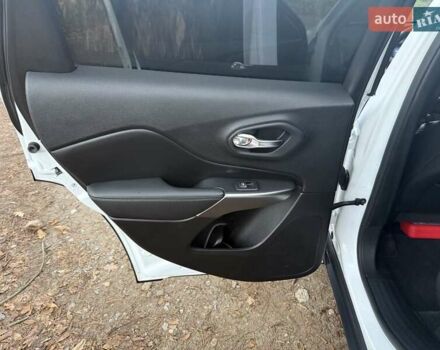 Белый Джип Чероки, объемом двигателя 3.24 л и пробегом 40 тыс. км за 22500 $, фото 26 на Automoto.ua