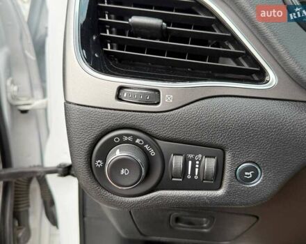 Білий Джип Cherokee, об'ємом двигуна 3.24 л та пробігом 158 тис. км за 20999 $, фото 20 на Automoto.ua