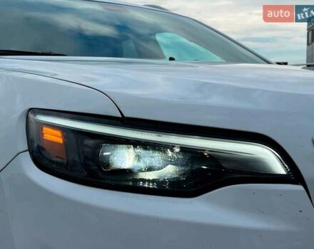 Білий Джип Cherokee, об'ємом двигуна 3.2 л та пробігом 76 тис. км за 18790 $, фото 12 на Automoto.ua