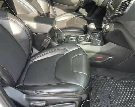 Белый Джип Чероки, объемом двигателя 3.2 л и пробегом 76 тыс. км за 16000 $, фото 9 на Automoto.ua