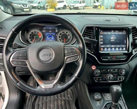 Білий Джип Cherokee, об'ємом двигуна 3.2 л та пробігом 76 тис. км за 18790 $, фото 22 на Automoto.ua
