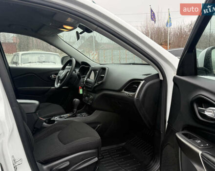 Белый Джип Чероки, объемом двигателя 2.4 л и пробегом 89 тыс. км за 15800 $, фото 6 на Automoto.ua