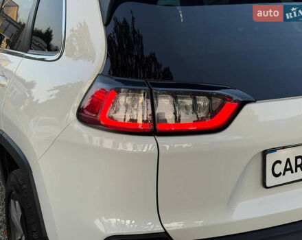 Белый Джип Чероки, объемом двигателя 2.36 л и пробегом 96 тыс. км за 18000 $, фото 10 на Automoto.ua