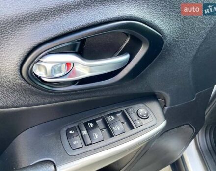 Белый Джип Чероки, объемом двигателя 3.24 л и пробегом 124 тыс. км за 18900 $, фото 12 на Automoto.ua