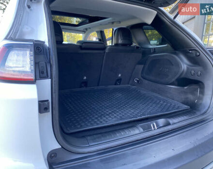 Білий Джип Cherokee, об'ємом двигуна 3.24 л та пробігом 22 тис. км за 23000 $, фото 13 на Automoto.ua