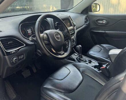 Белый Джип Чероки, объемом двигателя 2.36 л и пробегом 123 тыс. км за 15500 $, фото 5 на Automoto.ua