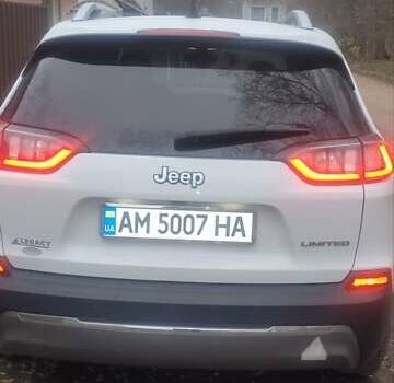 Белый Джип Чероки, объемом двигателя 2.4 л и пробегом 145 тыс. км за 17000 $, фото 5 на Automoto.ua